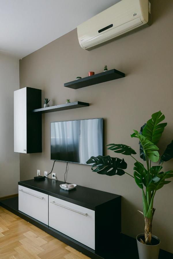Ladenta Apartman*** Загреб Екстериор снимка