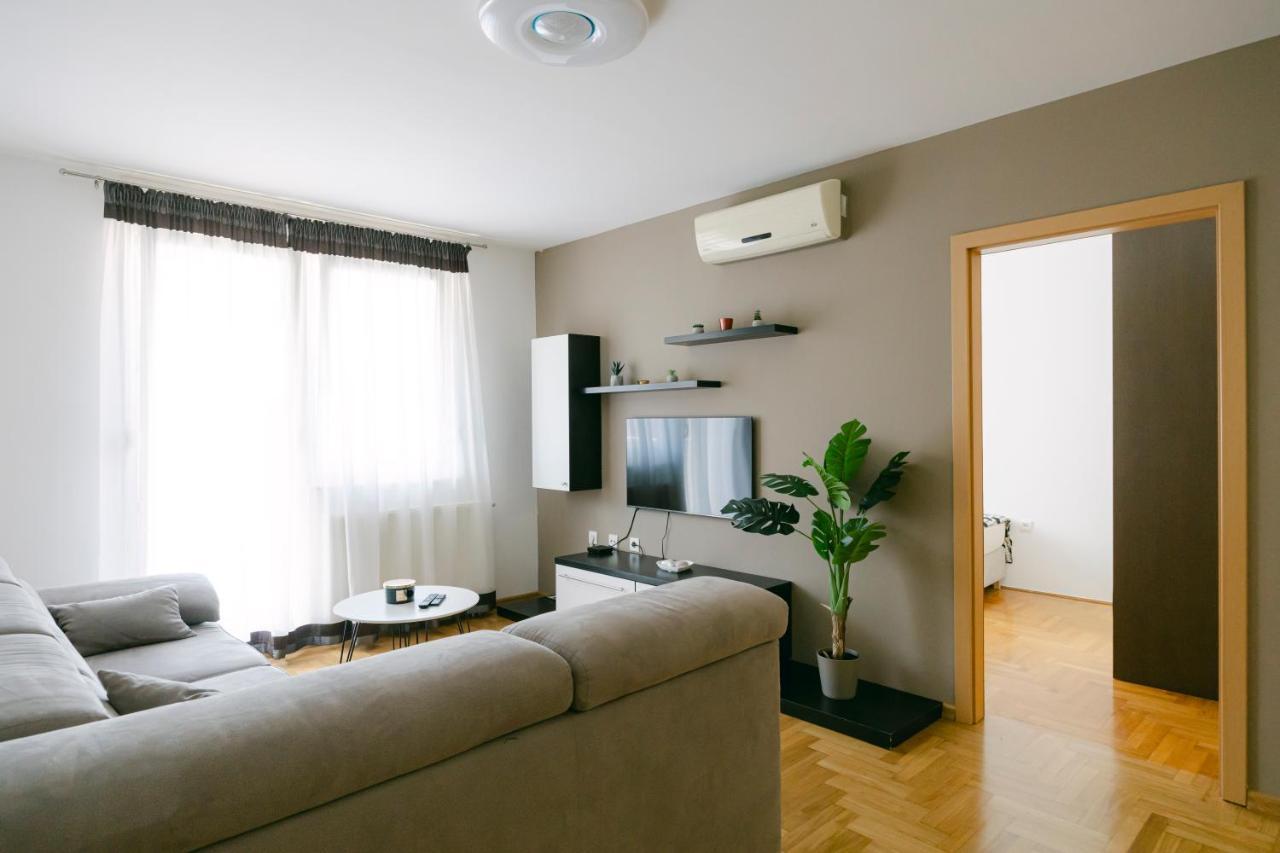 Ladenta Apartman*** Загреб Екстериор снимка