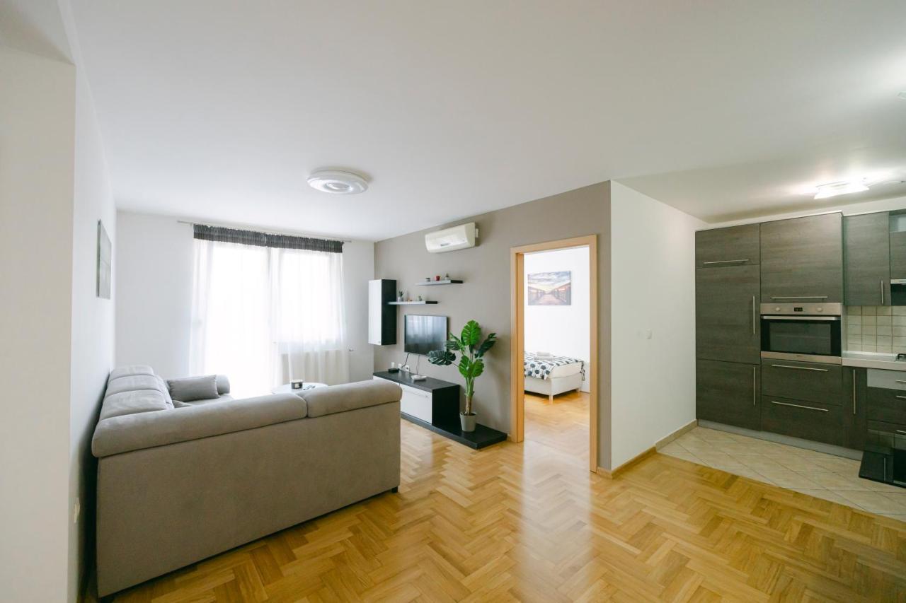Ladenta Apartman*** Загреб Екстериор снимка